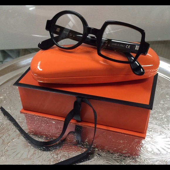 Lookers Eyewear are unisex designer frame handmade from Italy.2022 Red Carpet.